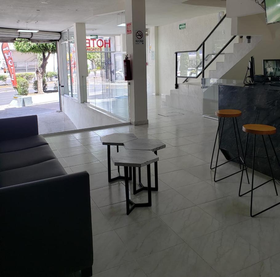 Hotel Estadia レオン エクステリア 写真